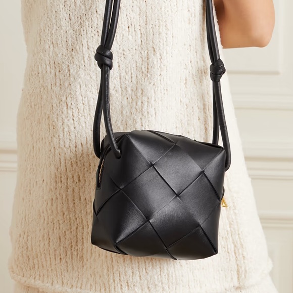 BOTTEGA VENETA
Camera mini intrecciato leather shoulder bag - Picture 2 of 2